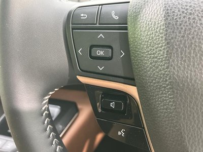 2025 Toyota CROWN ESTATE thumbnail 30