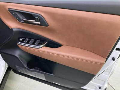 2025 Toyota CROWN ESTATE thumbnail 23