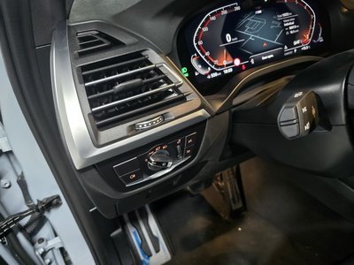 صورة 8 لـ 2023 BMW X3
