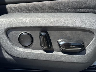 صورة مصغرة 40 لـ 2026 Lexus RX