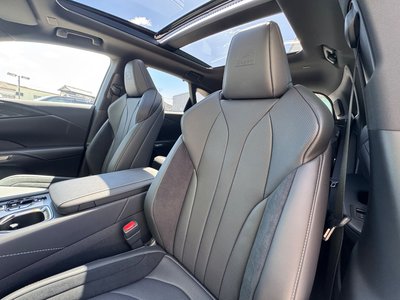 صورة مصغرة 68 لـ 2026 Lexus RX