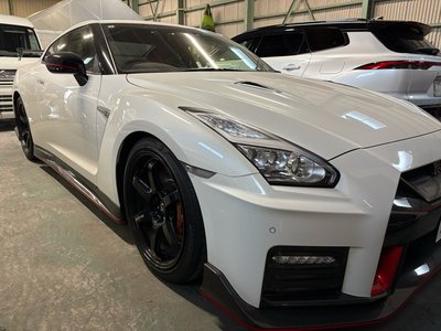 NISSAN GT-R - 1