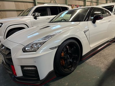 NISSAN GT-R - 4