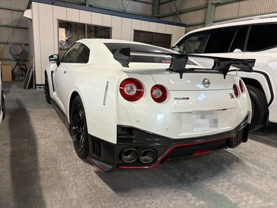 NISSAN GT-R - 2