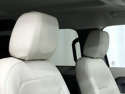 LAND ROVER DEFENDER - 9