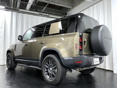LAND ROVER DEFENDER - 4