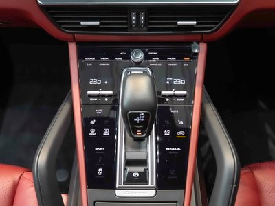 PORSCHE CAYENNE - 9