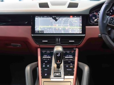 PORSCHE CAYENNE - 8