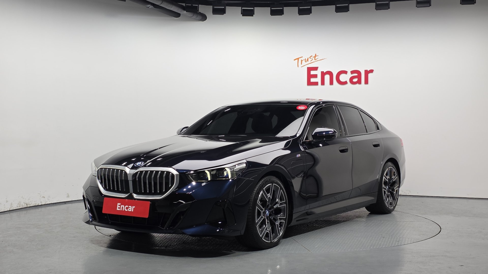 BMW 5 SERIES - View 1