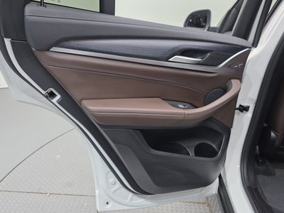 2025 BMW X4 缩略图 15