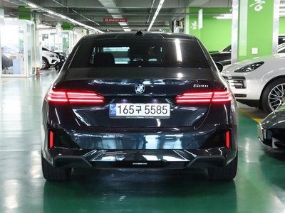 2023 BMW 5 SERIES 照片 2