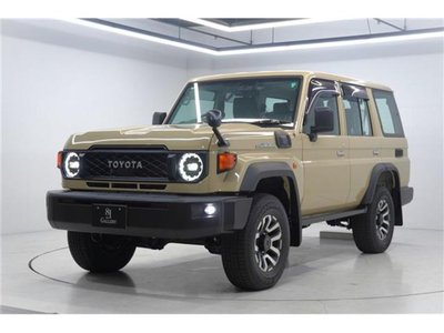 TOYOTA LAND CRUISER 70 - 1