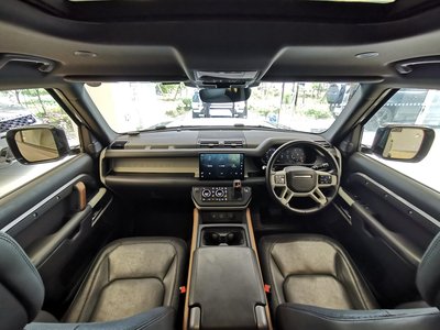 LAND ROVER DEFENDER - 5