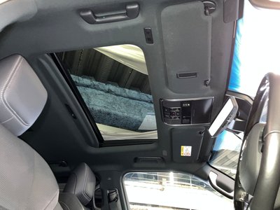 2022 Lexus LX — миниатюра 32