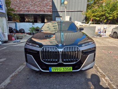 BMW I7
