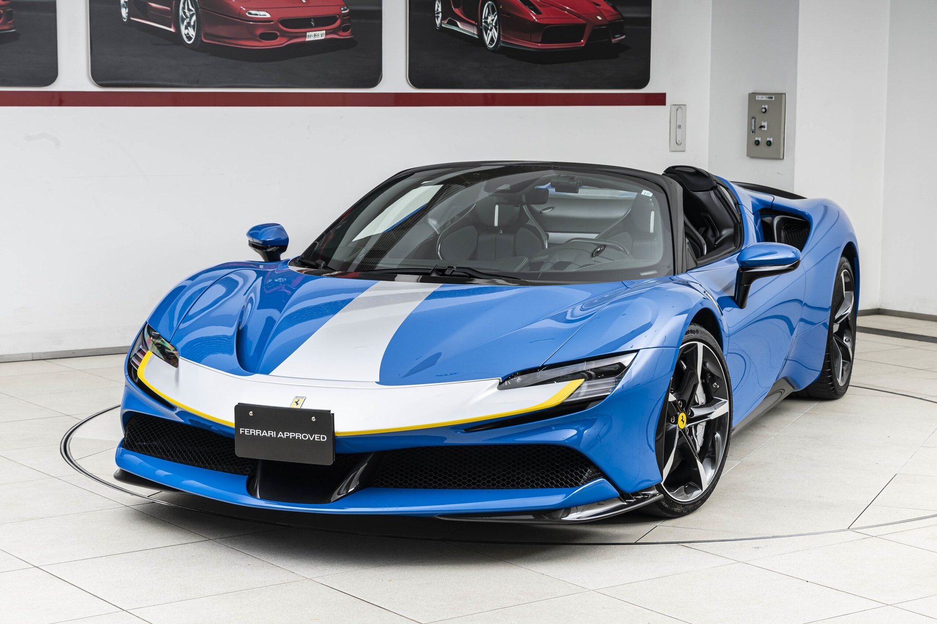 FERRARI SF90 SPIDER - View 1