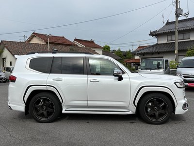 TOYOTA LAND CRUISER 300 - 10