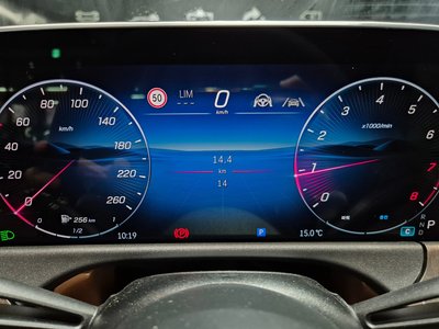 MERCEDES-BENZ E-CLASS - 8