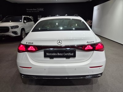 MERCEDES-BENZ E-CLASS - 3