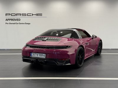 2025 Porsche 911 photo 3
