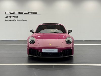 2025 Porsche 911 photo 4