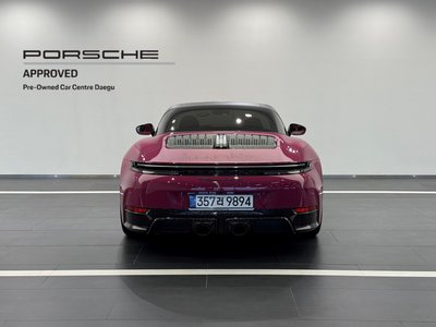 2025 Porsche 911 photo 6