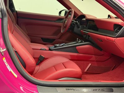 2025 Porsche 911 photo 9