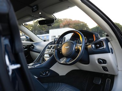 ASTON MARTIN DB11 - 8