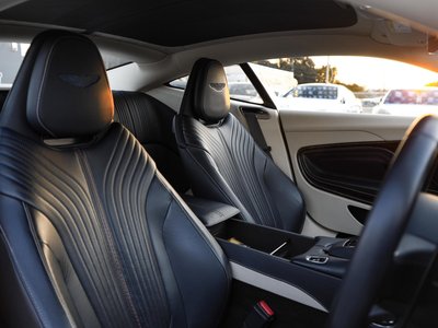 ASTON MARTIN DB11 - 7