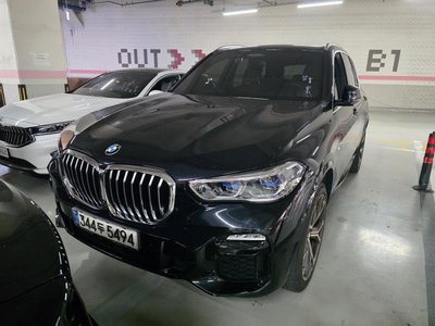 صورة 1 لـ 2021 BMW X5