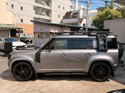LAND ROVER DEFENDER - 3