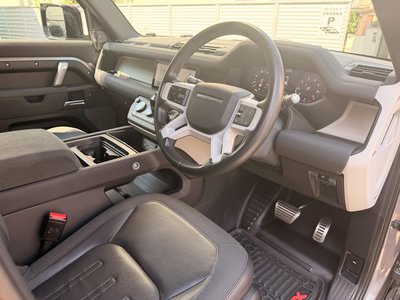 LAND ROVER DEFENDER - 7