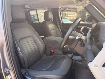 LAND ROVER DEFENDER - 8