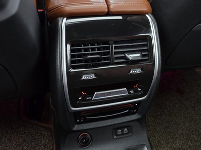 2021 BMW X7 — миниатюра 28