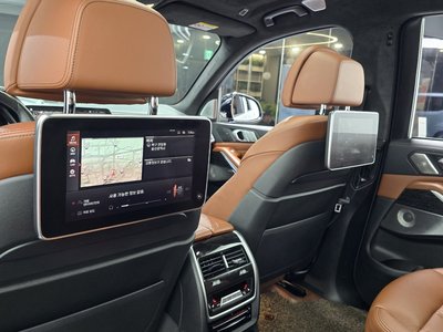 2021 BMW X7 — миниатюра 25