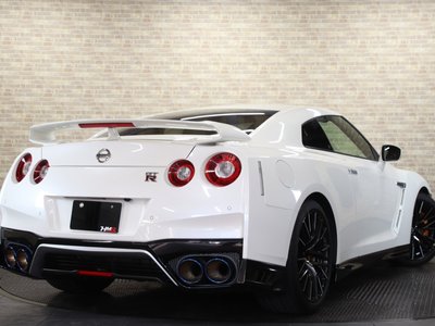 NISSAN GT-R - 10