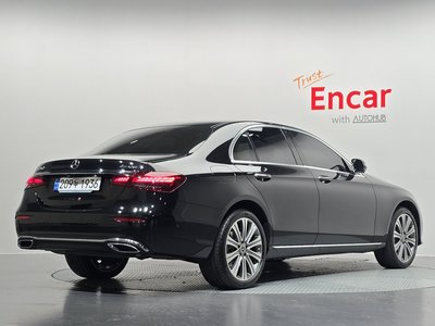 MERCEDES-BENZ E-CLASS - 3