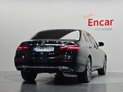 MERCEDES-BENZ E-CLASS - 4