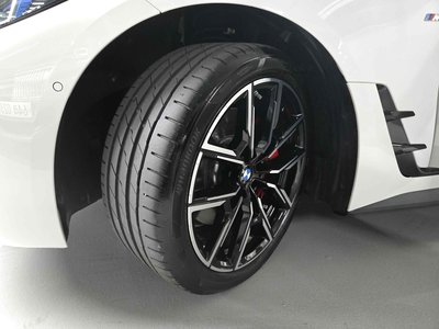 2025 BMW 4 SERIES thumbnail 18