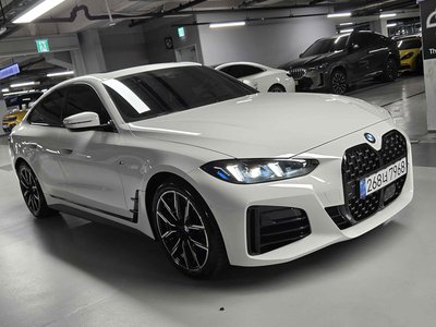 2025 BMW 4 SERIES photo 3