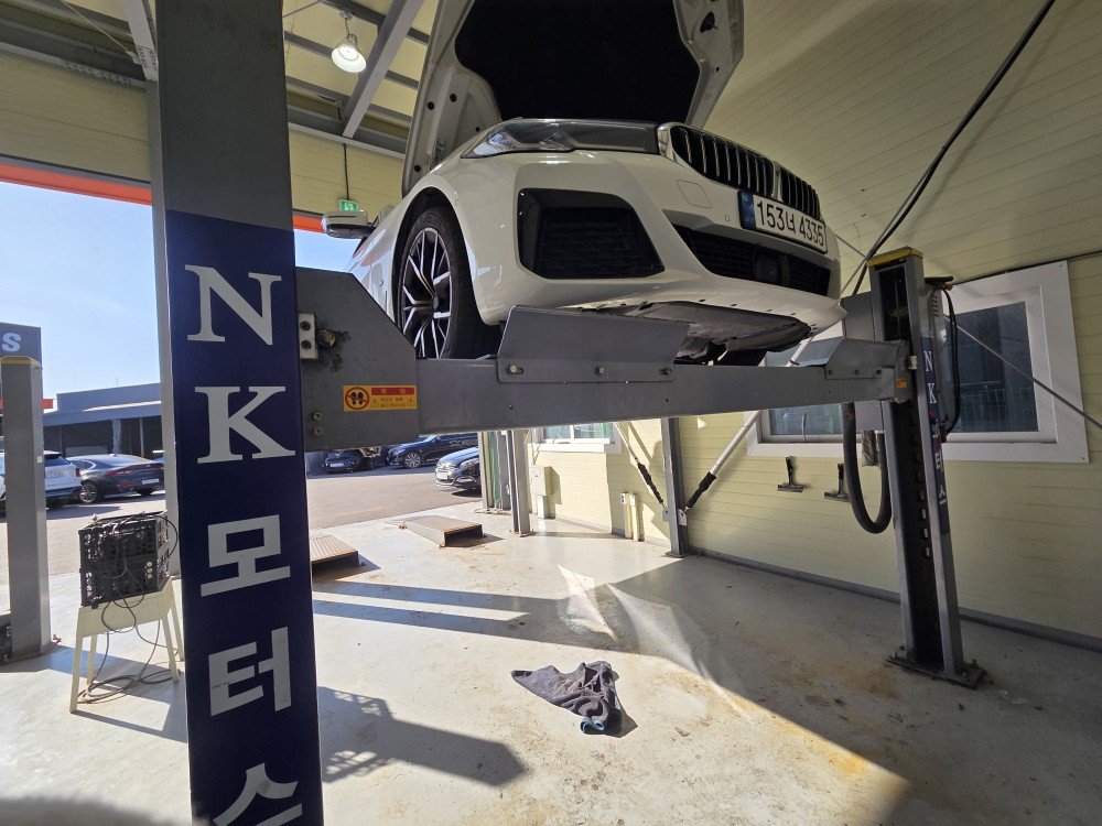 BMW 5 SERIES - View 1