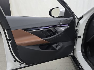 2025 BMW 5 SERIES — миниатюра 14