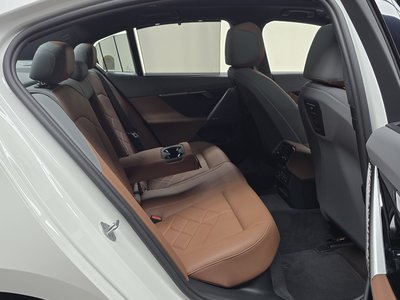2025 BMW 5 SERIES — миниатюра 17