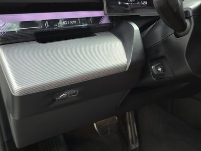 2025 BMW 5 SERIES — миниатюра 27