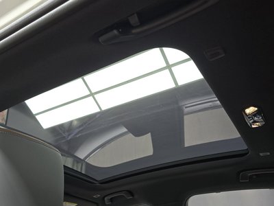 2025 BMW 5 SERIES — миниатюра 24