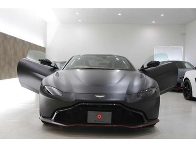 ASTON MARTIN VANTAGE - 8