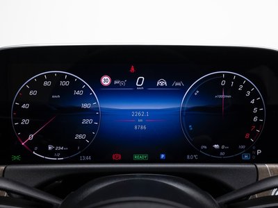 MERCEDES-BENZ E-CLASS - 8