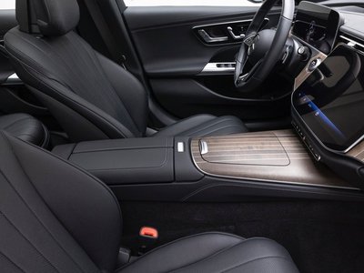 MERCEDES-BENZ E-CLASS - 9