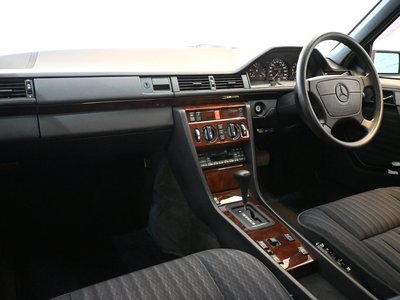 MERCEDES-BENZ MEDIUM-CLASS - 3