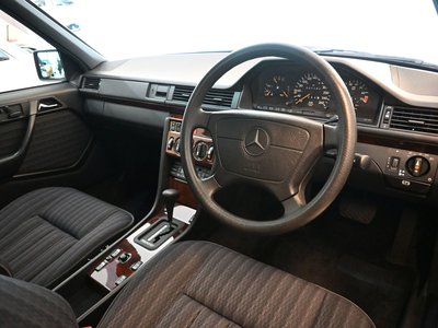 1993 Mercedes-BENZ MEDIUM-CLASS — миниатюра 11